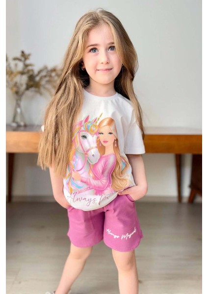 Kız Çocuk Üzeri Digital Bebek ve At Baskılı Yazı Detaylı T-Shirt Mor Şortlu Takım