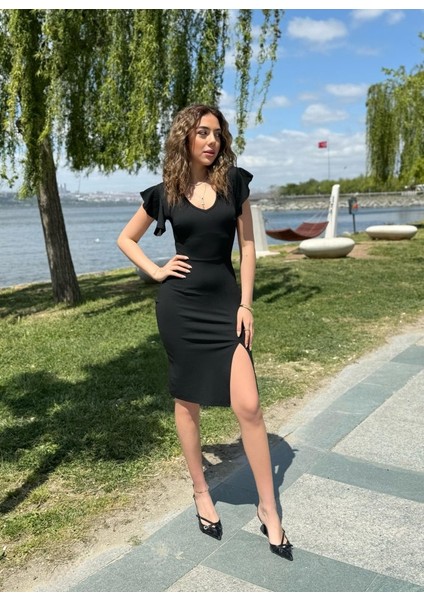 Kadın Kısa Kollu V Yakalı Kolları Volanlı Yandan Yırtmaçlı Kısa Janjan Krep Elbise