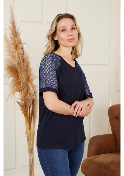Omuz Dantel Detaylı Büyük Beden Lacivert Tişört fiyatları
