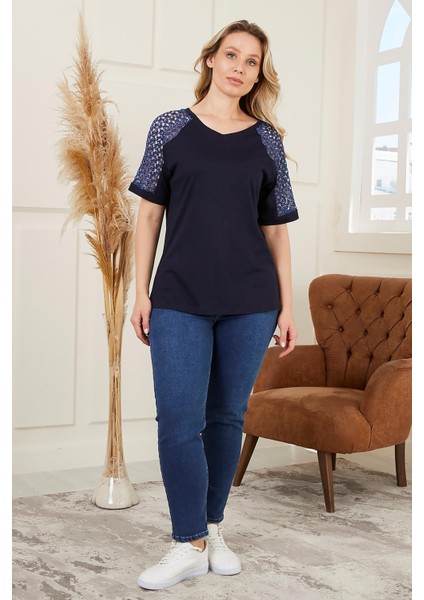 Omuz Dantel Detaylı Büyük Beden Lacivert Tişört indirimleri