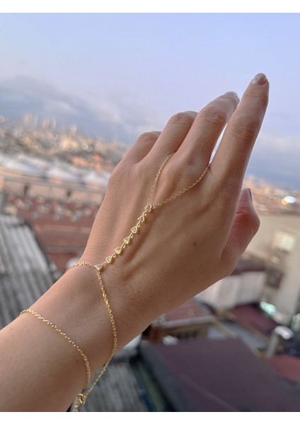 Sıralı Üçgen Taşlı Gümüş Şahmeran Bileklik - Zarif ve Şık Tasarım - Gold