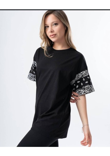 ✅ Unisex Oversize T-Shirt – Kol Baskılı, Trend ve Rahat Stil