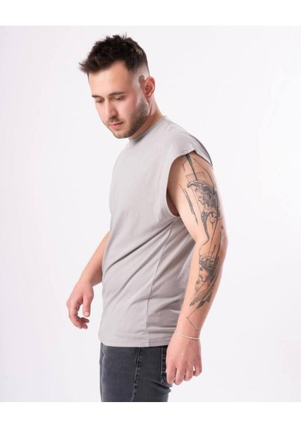✅ Kolsuz Erkek T-Shirt – Hafif Kumaş, Modern ve Şık Kesim