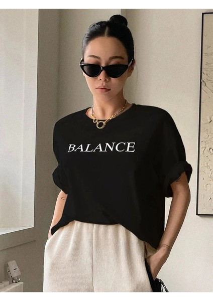 ✅ Balance Temalı Kadın Tişört - Konforlu ve Trend Kesim