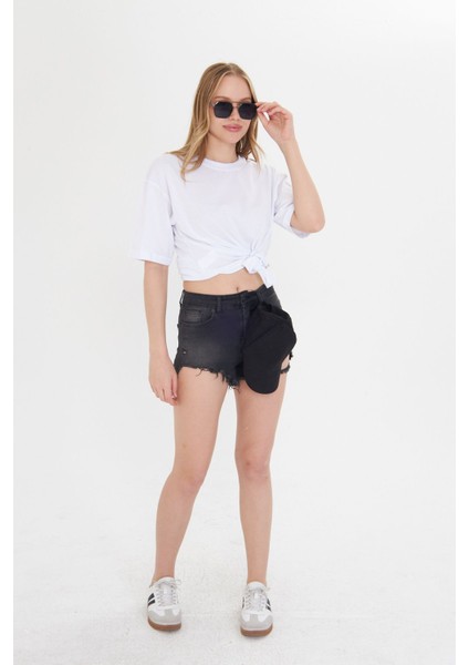 Kadın Beyaz Yuvarlak Yaka Oversize Yandan Yırtmaçlı T-Shirt Tişört fırsatları