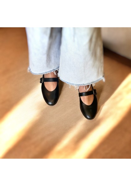 Siyah Deri Kadın Babet