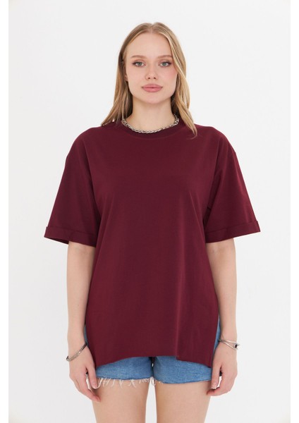 Kadın Bordo Yuvarlak Yaka Oversize Yandan Yırtmaçlı T-Shirt Tişört fiyatları