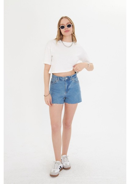 Kadın Beyaz Baskısız Yuvarlak Yaka Crop Tişört T-Shirt modelleri