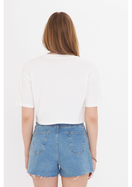 Kadın Beyaz Baskısız Yuvarlak Yaka Crop Tişört T-Shirt indirimleri