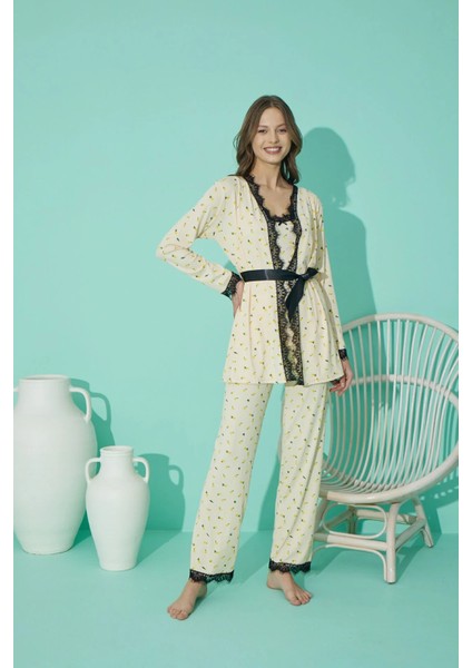 Askılı Dantel Detaylı Sabahlıklı 3'lü Pijama Takımı