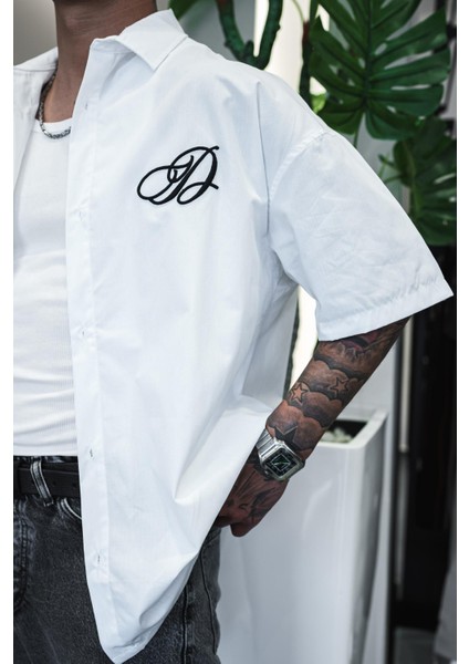 Erkek Nakışlı Kısa Kollu Oversize Gömlek Beyaz modelleri