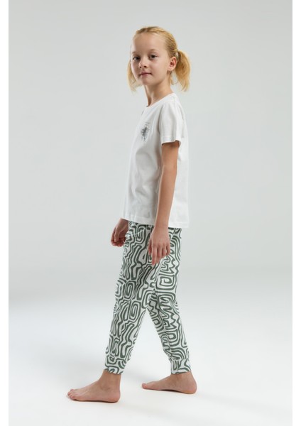 Kız Çocuk Göğsü Baskılı Pijama Takım