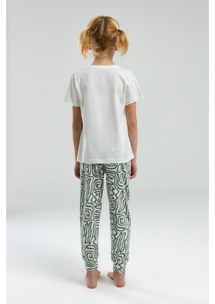 Kız Çocuk Göğsü Baskılı Pijama Takım