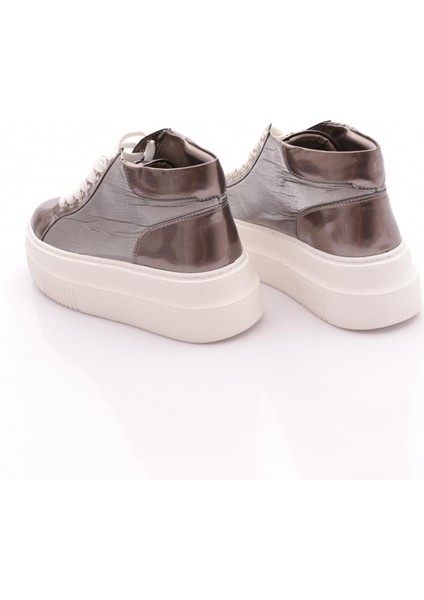 1016 Kadin Sneaker modelleri