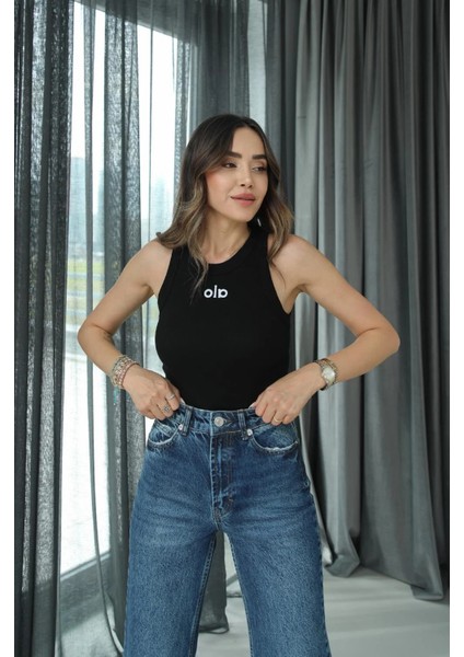 Halter Yaka Yazı Nakış Detaylı Kadın Fitilli Atlet Bluz fırsatları