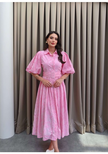 Pembe Nakışlı Balon Kol Kemerli Elbise