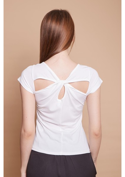 Likralı Krep Kumaş Balen Yaka Büzgülü Body Bluz-Krem