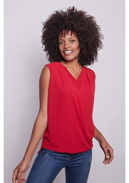 Şifon Detaylı Anvelop Kolsuz Şık Likralı Parlak Kumaş Bluz-Kırmızı