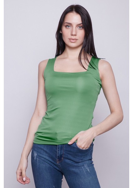 Kare Yaka Kolsuz Likralı Parlak Kumaş Body- Yeşil