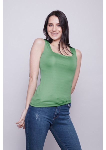 Kare Yaka Kolsuz Likralı Parlak Kumaş Body- Yeşil fırsatları