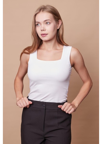 Kare Yaka Kolsuz Likralı Pamuklu Kumaş Body