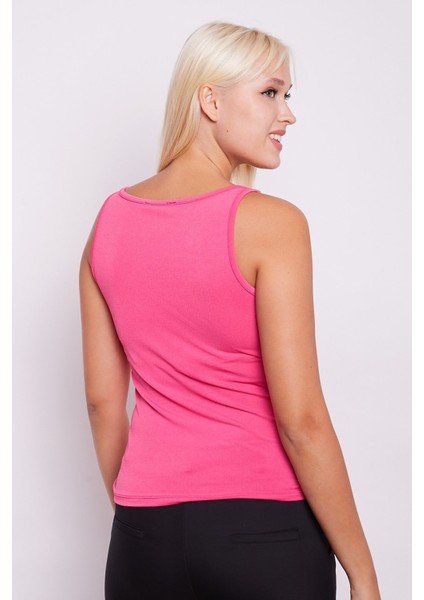 Krep Penye Degaje Yaka Aksesuar Detaylı Kolsuz Bluz -Fujya indirimleri