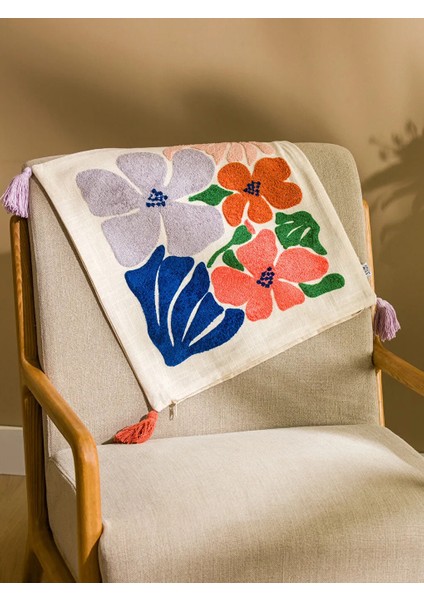 Bej Çiçek Nakışlı Püsküllü Kırlent Kılıfı 45X45 cm fiyatları