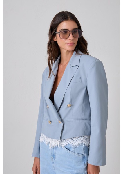 Mavi Kruvaze Kapama Dantel Detaylı Uzun Kollu Kısa Ceket fırsatları