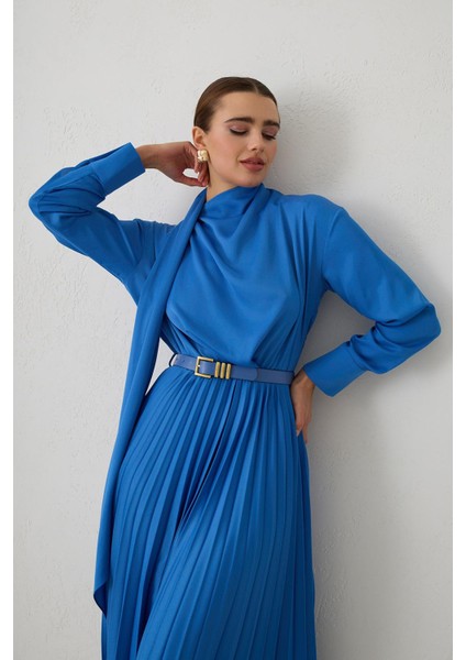 Mavi Kemer Detaylı Pileli Uzun Kollu Midi Boy Elbise fiyatları