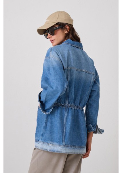 Mavi Belden Büzgü ve Oturtmalı Cep Detaylı Kot Ceket indirimleri