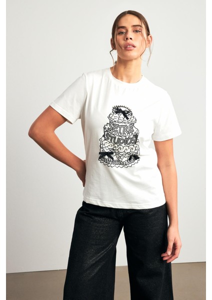 Ekru Pamuklu Inci ve Fiyonk Detaylı Bisiklet Yaka Kısa Kollu T-Shirt indirimleri
