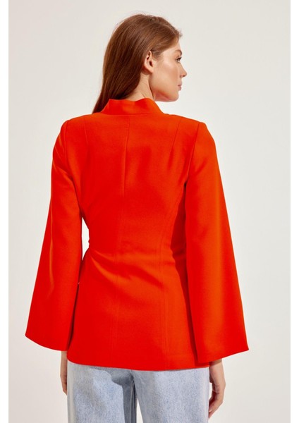 Kırmızı Kol Detaylı Belde Bağlama Detaylı Ceket modelleri