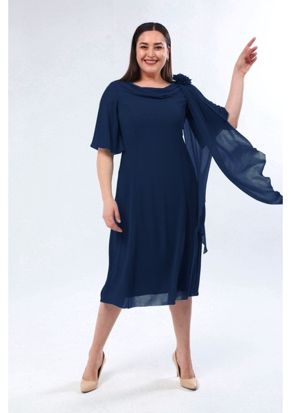 Büyük Beden Lacivert Renkli Degaje Yaka Şifon Elbise