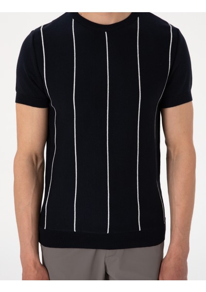 Erkek Lacivert Slim Fit Bisiklet Yaka Çizgili Triko Tişört 50307332-VR033