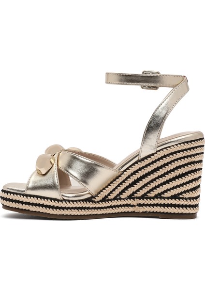 Kadın Altın Bilekten Tokalı Dolgu Topuklu Metalik Espadril Sandalet 25SFE482432 modelleri
