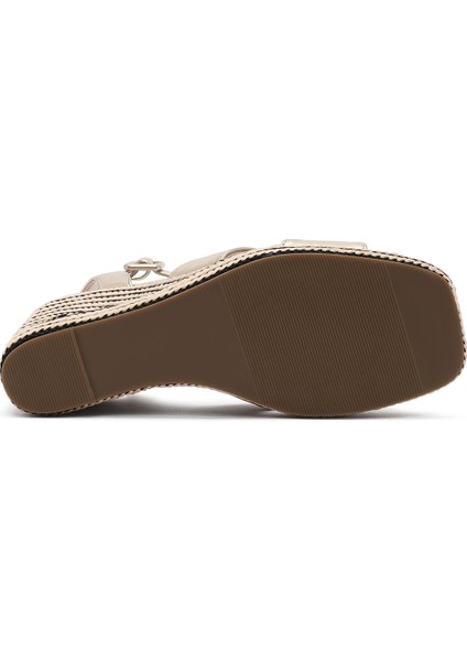 Kadın Altın Bilekten Tokalı Dolgu Topuklu Metalik Espadril Sandalet 25SFE482432 indirimleri