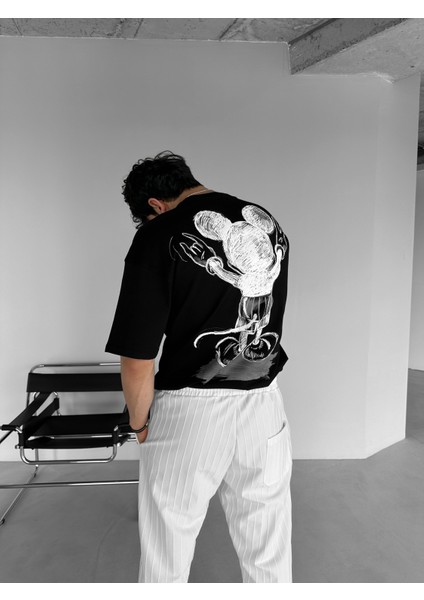 Mickey Mouse Baskılı Oversize T-Shirt Siyah fırsatları
