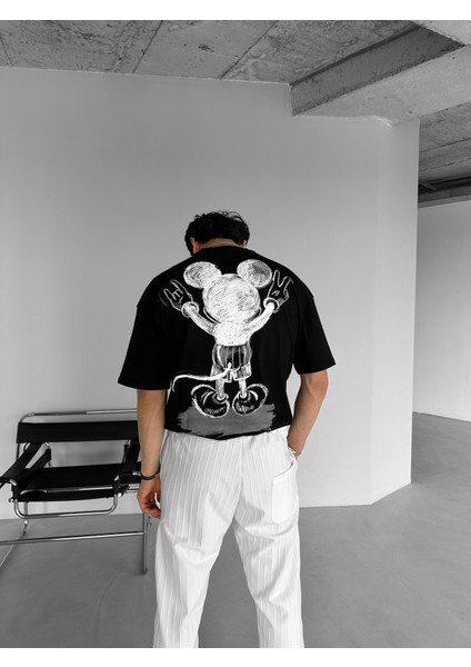 Mickey Mouse Baskılı Oversize T-Shirt Siyah indirimleri
