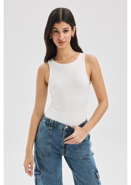 Halter Yaka Vücuda Oturan Body