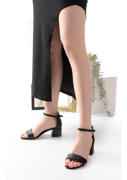 Kadın Tek Bant Kısa Topuklu Ayakkabi