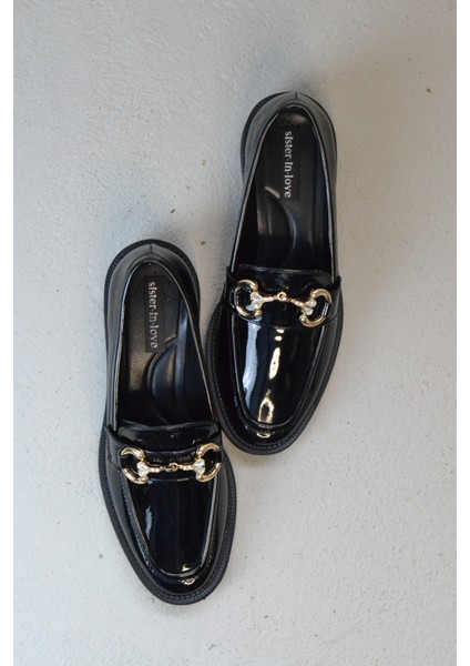 Iva Taş Detaylı Parlak Rugan Loafer