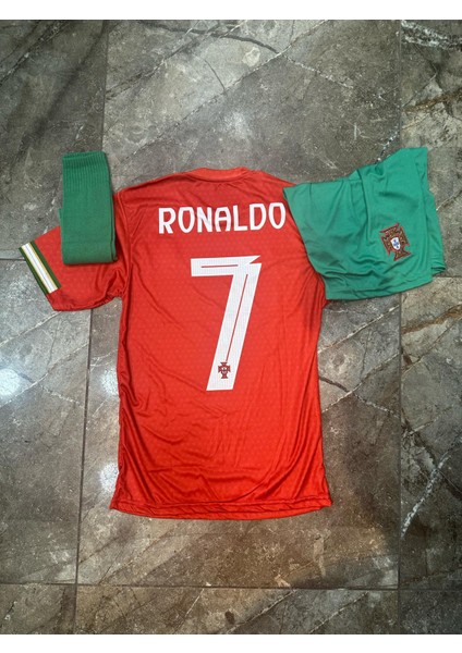 Eskişehir Es Kids Ronaldo Portekiz Milli Takım Forması Çorap Hediyeli fiyatları