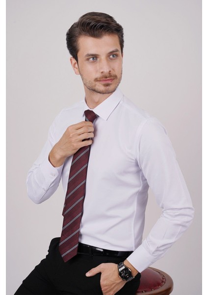 Beyaz Saten & Bordo Çizgi Desen Hediye Kutulu Gömlek Kravat Seti modelleri