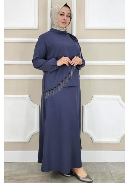 Kadın Püskü Aksesuarlı Tesettür Takım