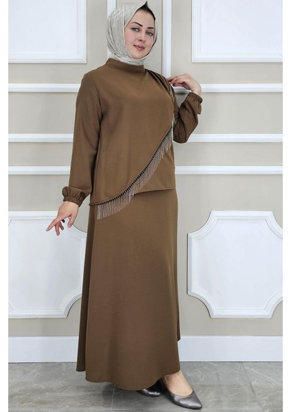 Kadın Püskü Aksesuarlı Tesettür Takım