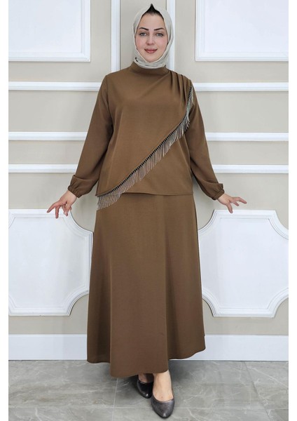 Kadın Püskü Aksesuarlı Tesettür Takım modelleri