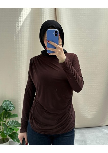 Omuz ve Bel Büzgü Detaylı Sandy Bluz