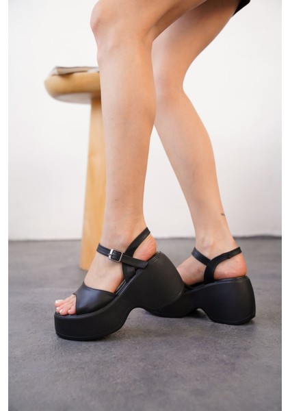 Kadın Terrace Dolgu Topuklu Sandalet - Siyah-Deri