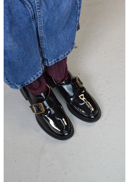 Zoe Toka Detaylı Parlak Rugan Loafer fiyatları