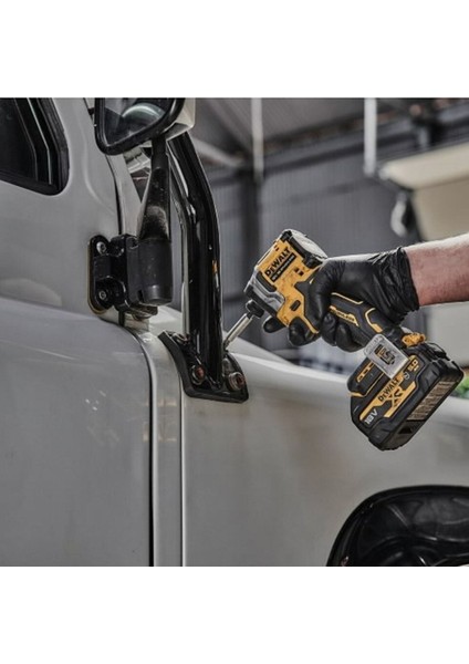 DCF850N 18V 205NM Kömürsüz Darbeli 2x5 Ah Vidalama modelleri